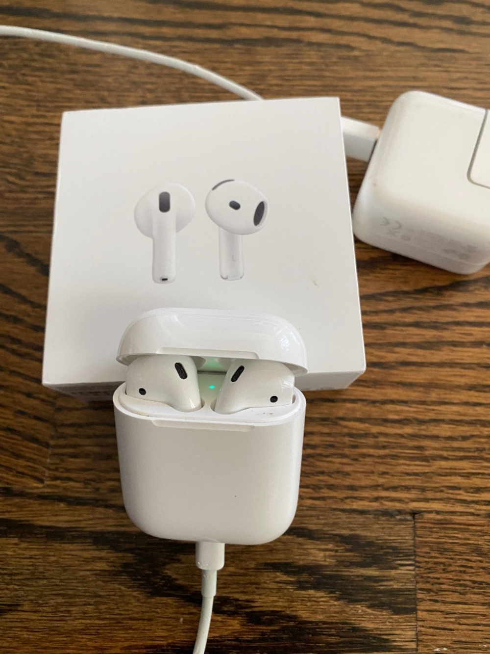 Apple AirPods 4